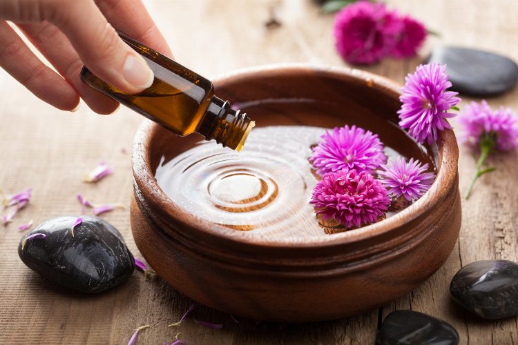 Aromatherapy Course : From Plant to Oil